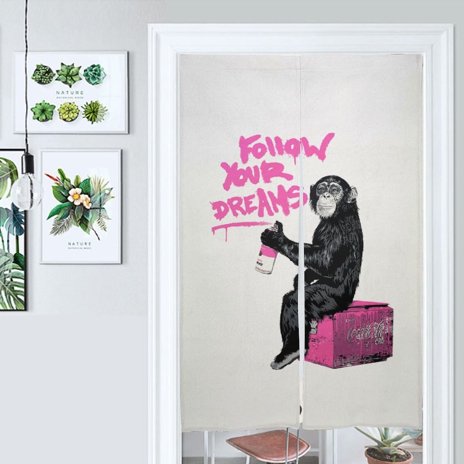 Amazon｜のれん Banksy バンクシー ゴリラ 夢を追え モダンアート ドア